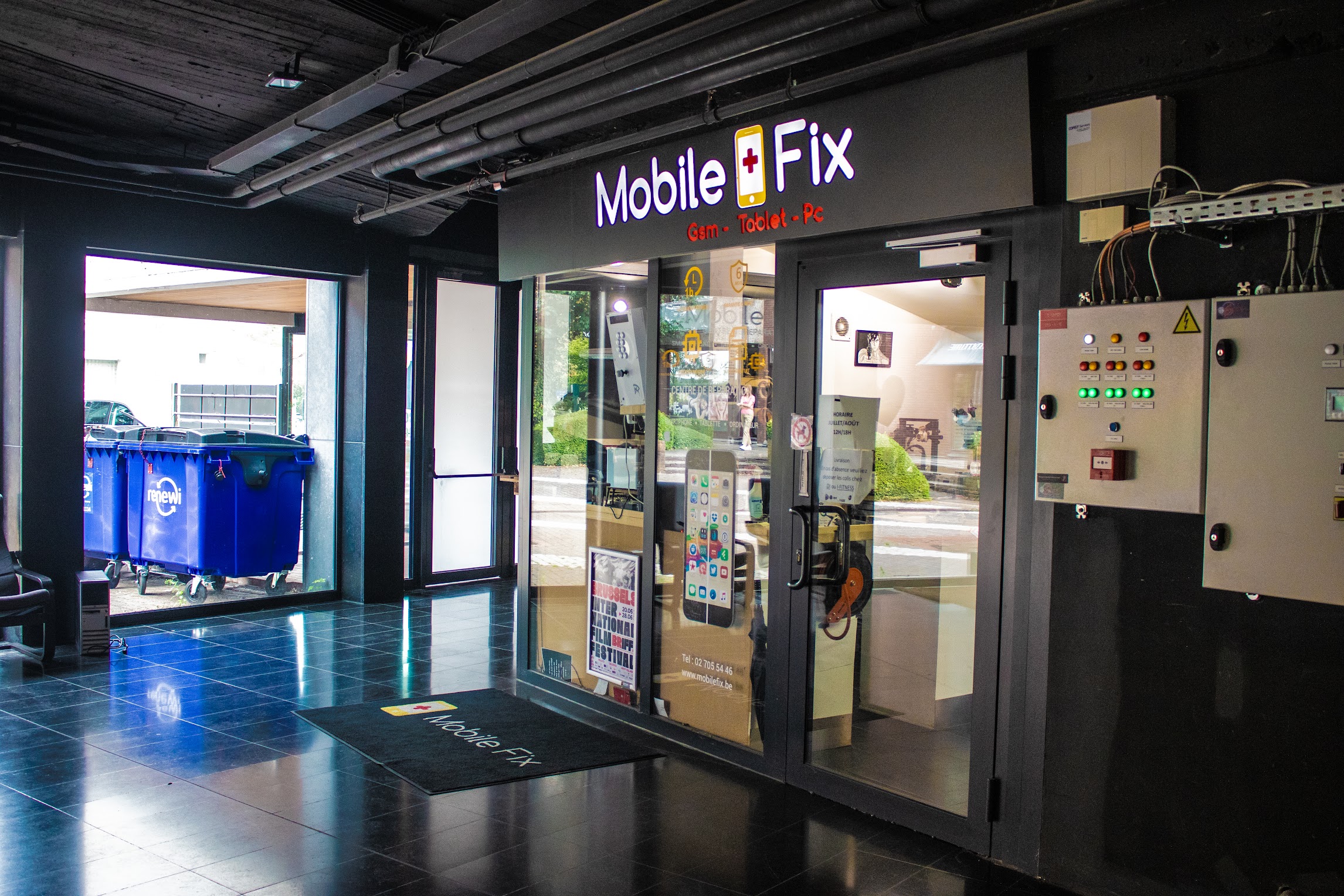 Devanture réelle de l'atelier Mobile Fix à Fort Jaco, Uccle